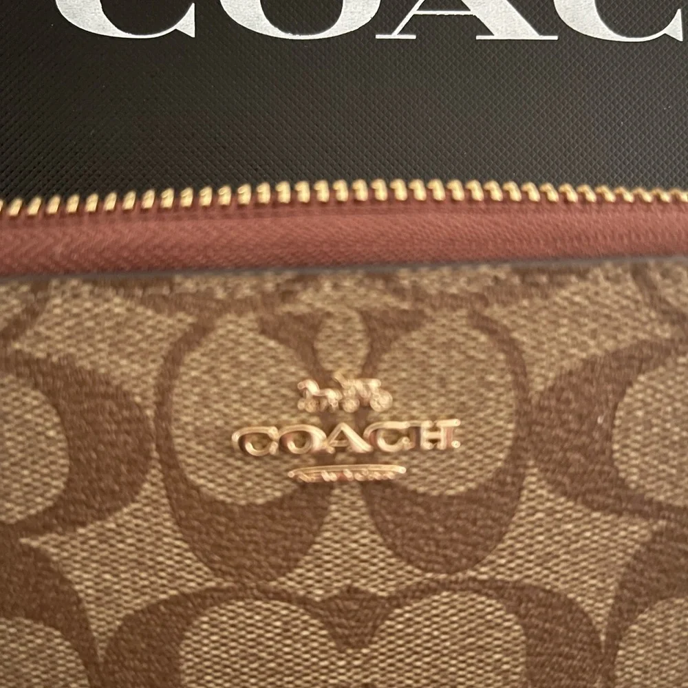 🤎🤎Coach ~ Wallet 🤎🤎 - Picture 3 of 3